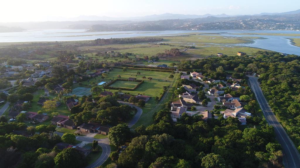 Brenton Lake Holiday Cottages Exterior photo